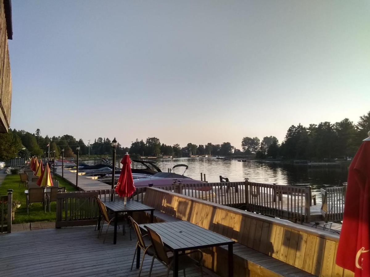 Kit Wat Motel & Marina Sauble Beach Exterior foto