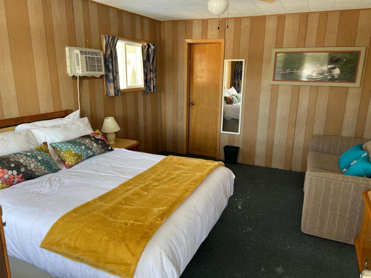 Kit Wat Motel & Marina Sauble Beach Exterior foto
