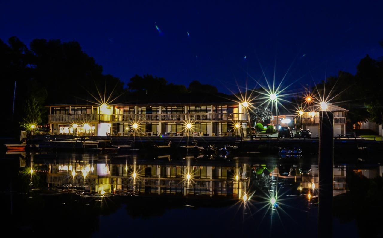 Kit Wat Motel & Marina Sauble Beach Exterior foto