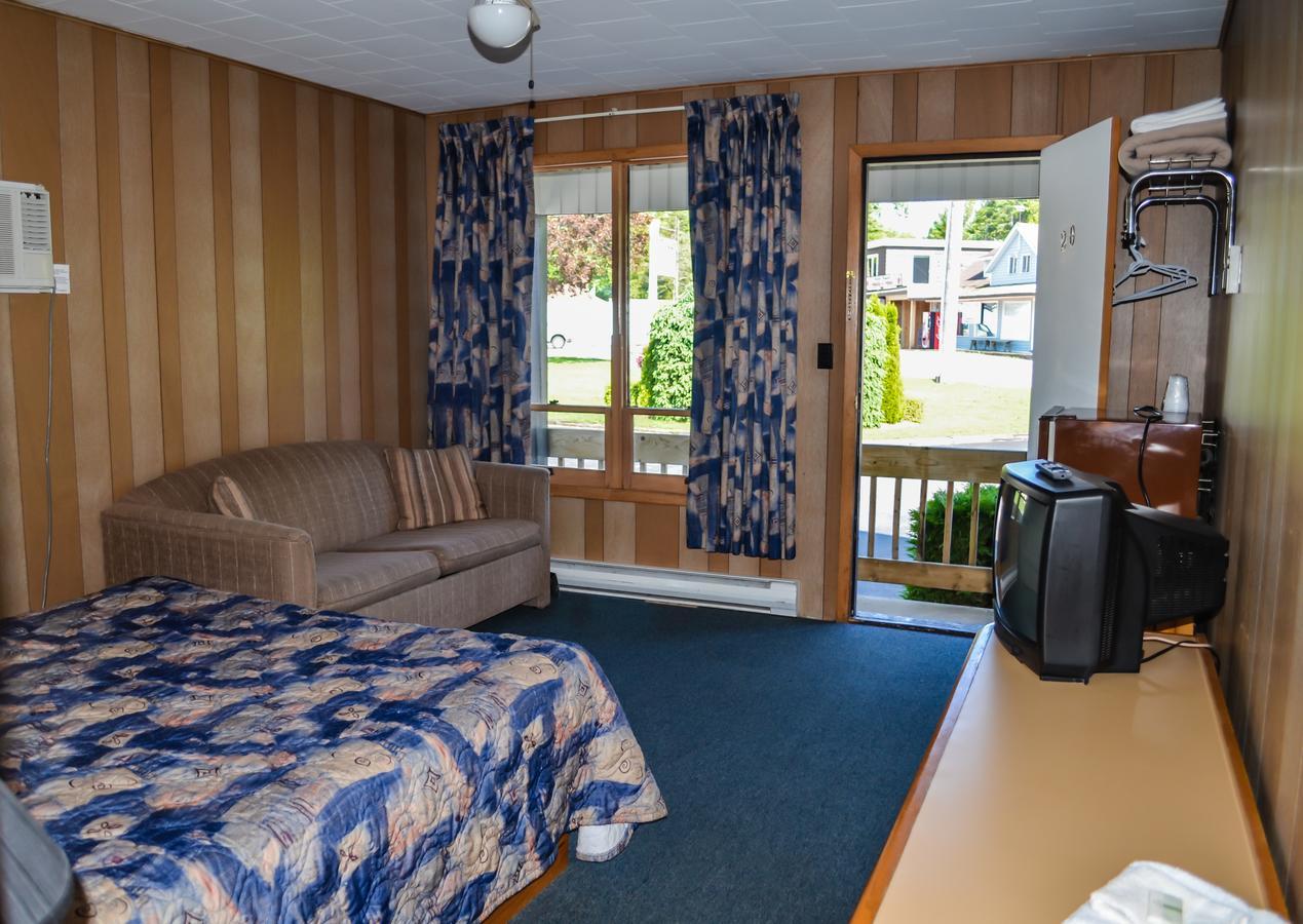 Kit Wat Motel & Marina Sauble Beach Exterior foto